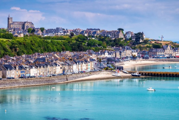 sur la route qui mène à Cancale on a une vue sur toute la ville